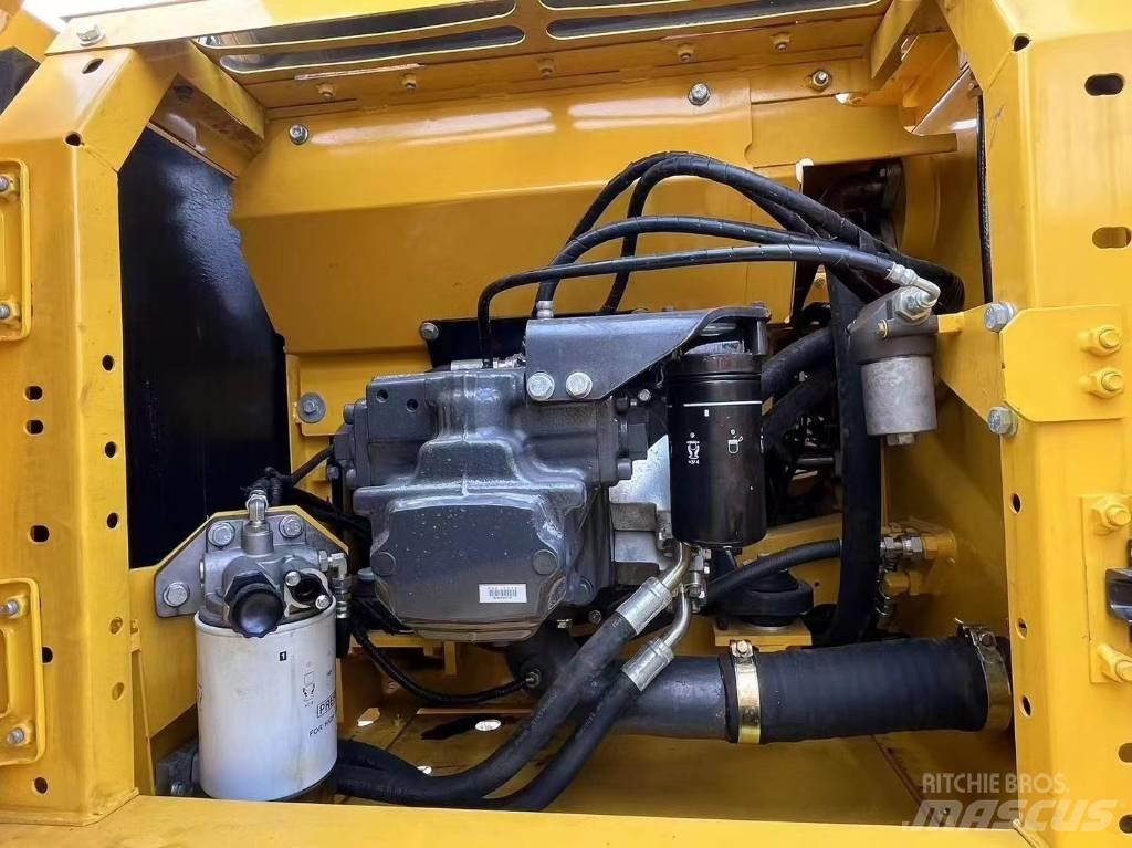 Komatsu pc220 Koparki gąsienicowe