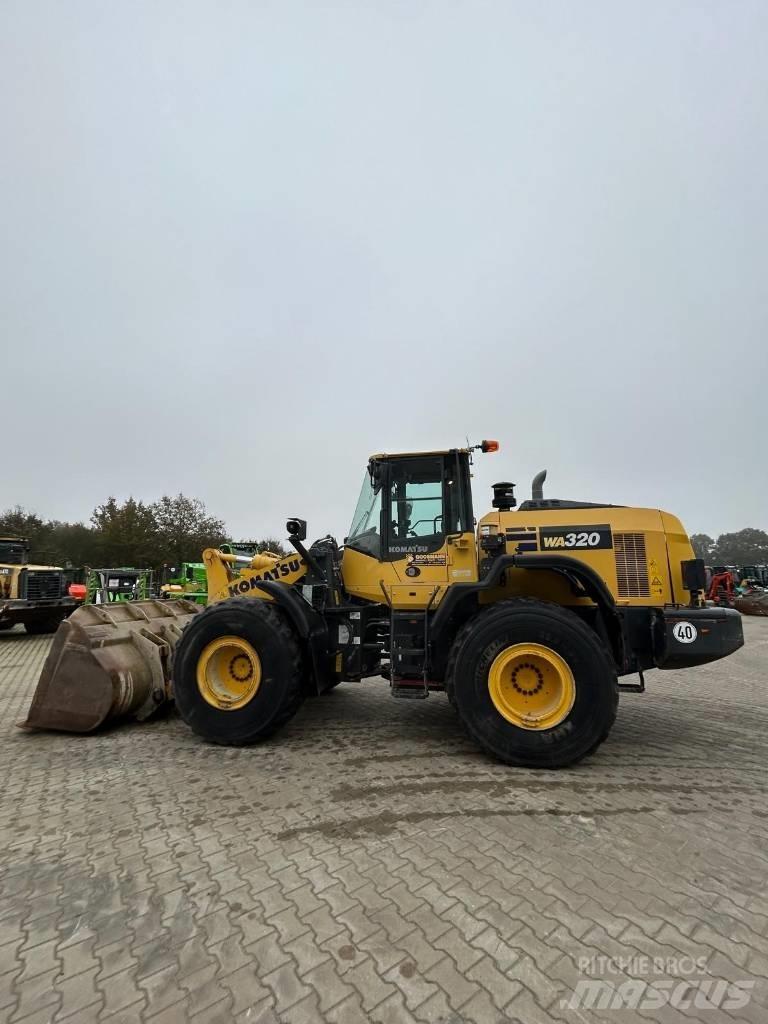 Komatsu WA 320 Ładowarki kołowe