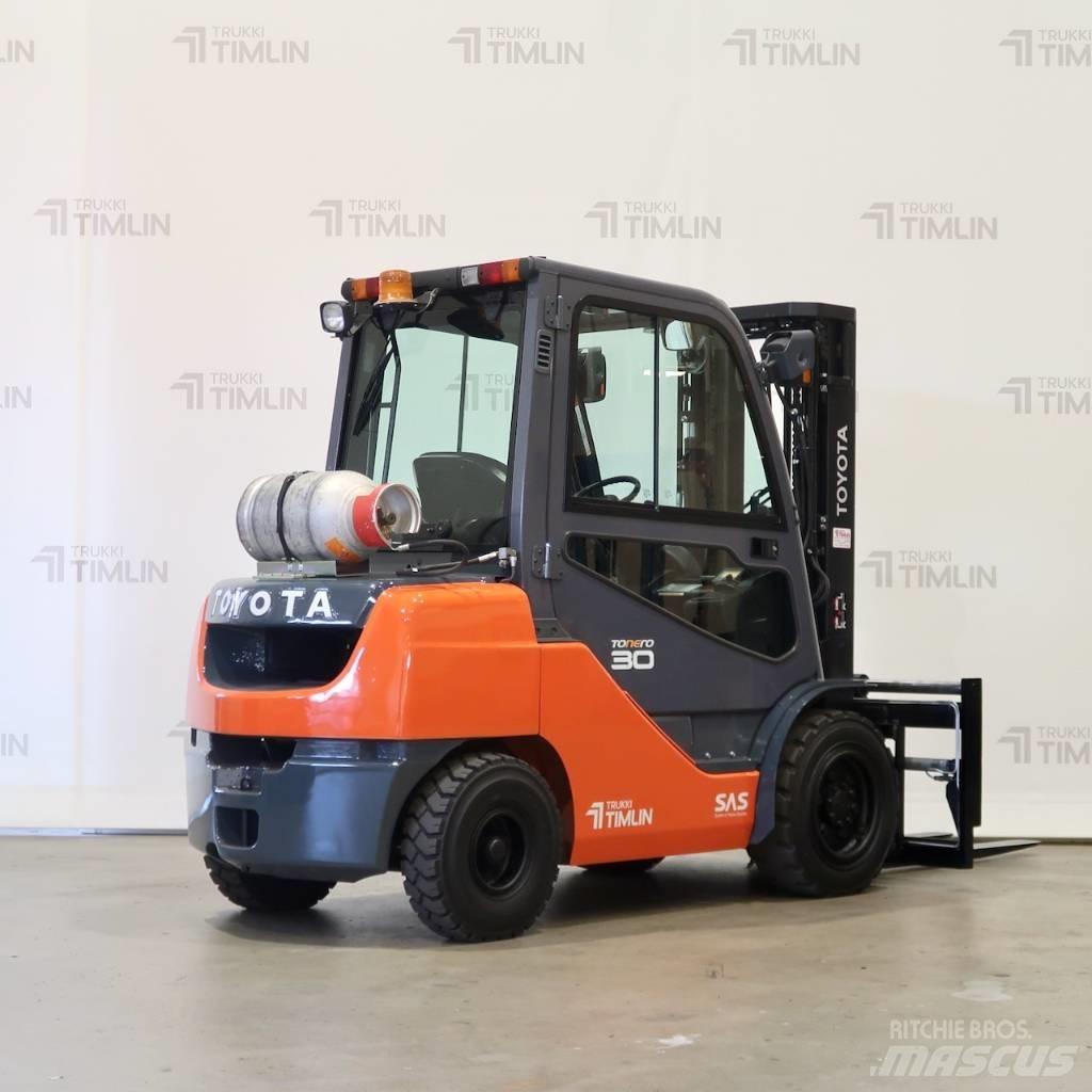 Toyota 02-8FGF30 Wózki LPG