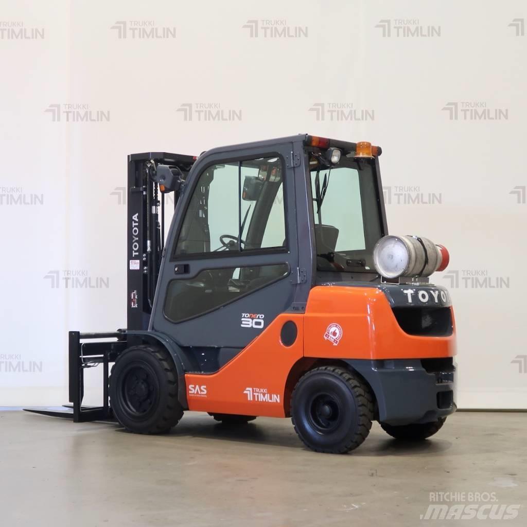 Toyota 02-8FGF30 Wózki LPG