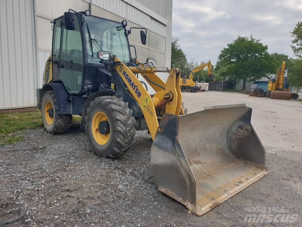 Komatsu WA70M-8 Ładowarki kołowe