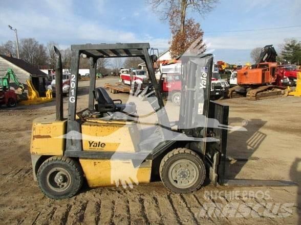 Yale GDP080LG Wózki Diesla