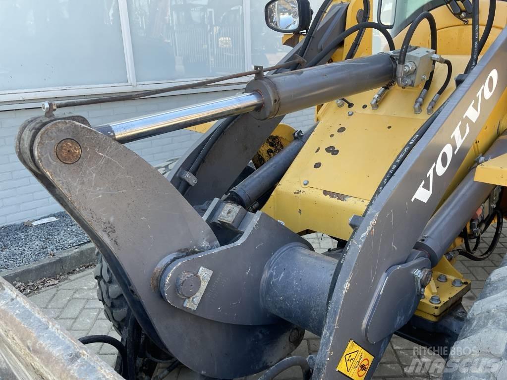 Volvo L 30 G     2018     CE Ładowarki kołowe
