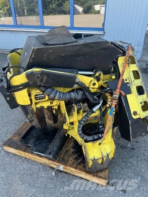 John Deere H414 Harwestery