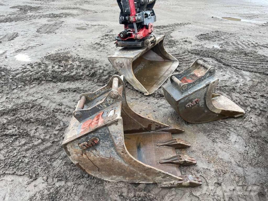 Takeuchi TB 240 Minikoparki