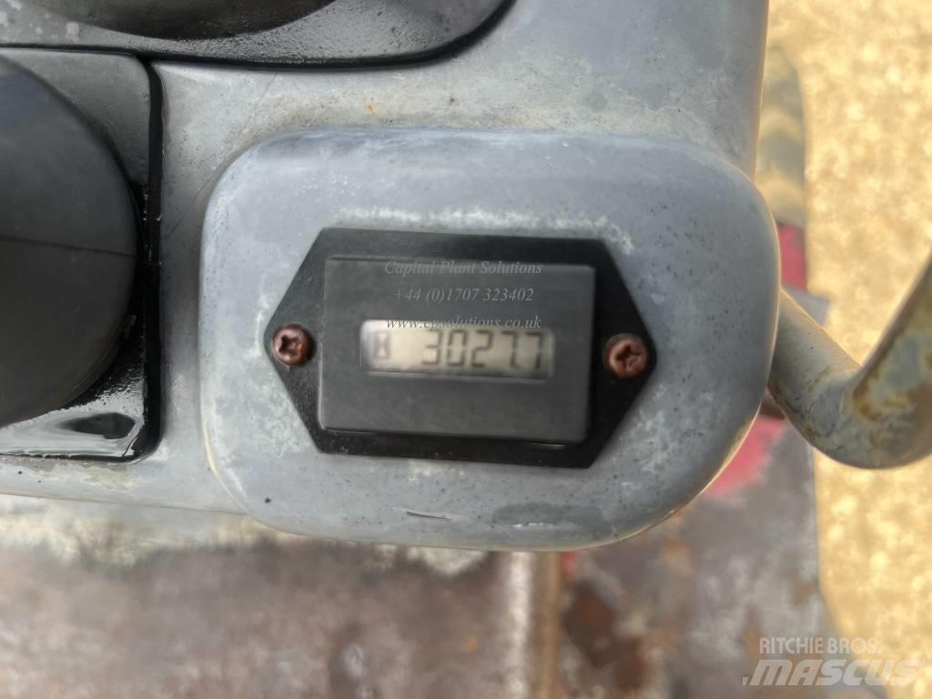 Takeuchi TB 108 Minikoparki