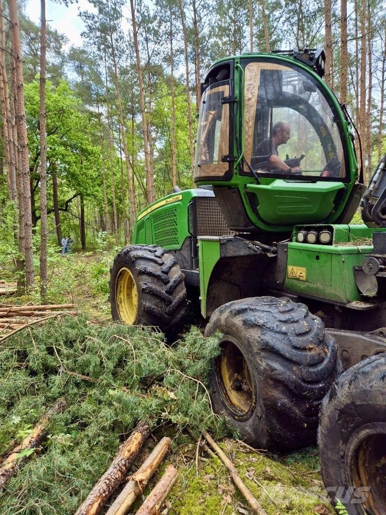 John Deere 1170 E Harwestery