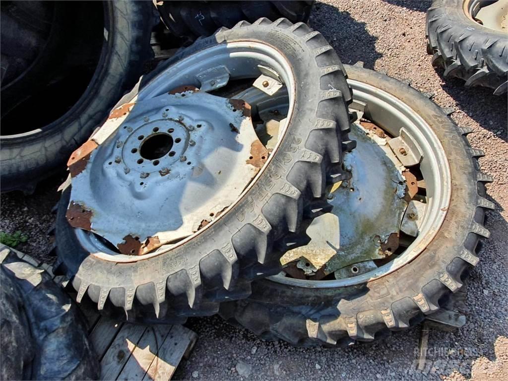 BKT 230/95R44 x2 Opony, koła i felgi