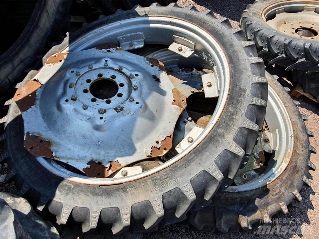BKT 230/95R44 x2 Opony, koła i felgi