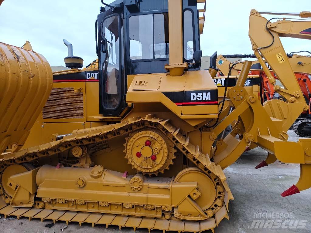 CAT D 5 M Spycharki gąsienicowe