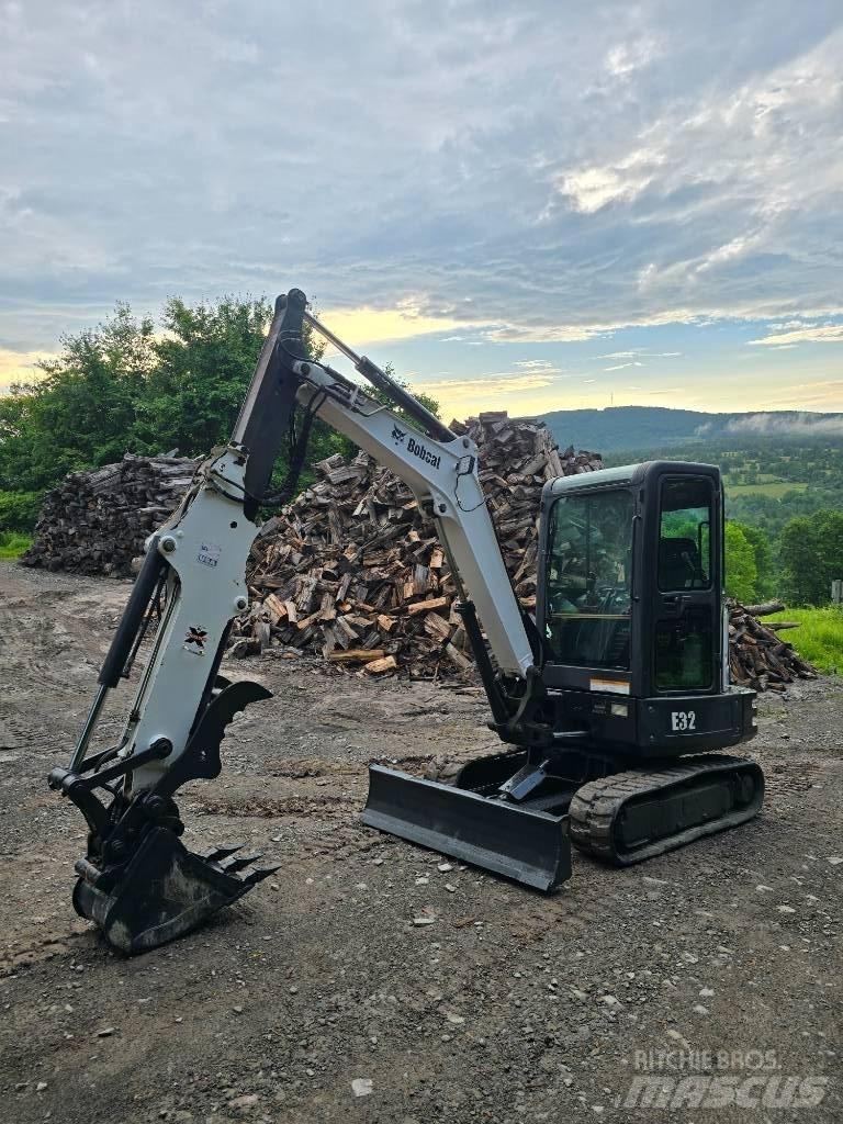 Bobcat E 32 Minikoparki