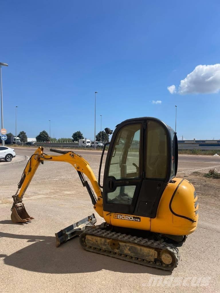 JCB 8020 Minikoparki