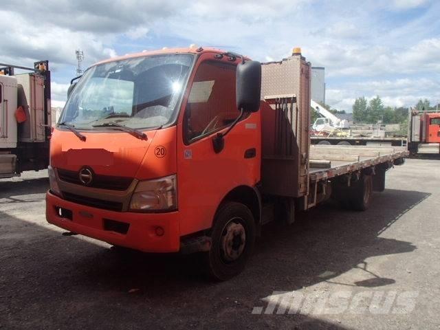 Hino 195 Ciężarówki typu Platforma / Skrzynia