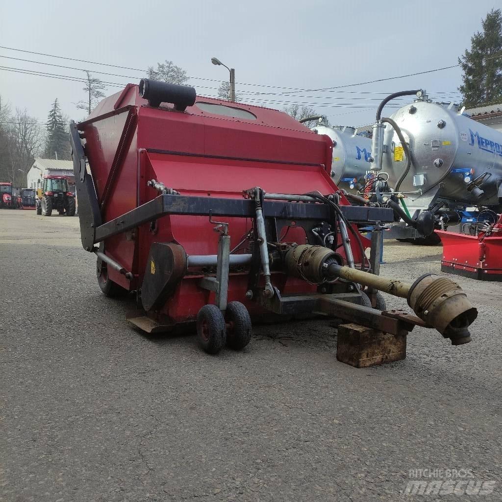 Turf Maker Tidy Kosiarki ciągnikowe i ciągnione