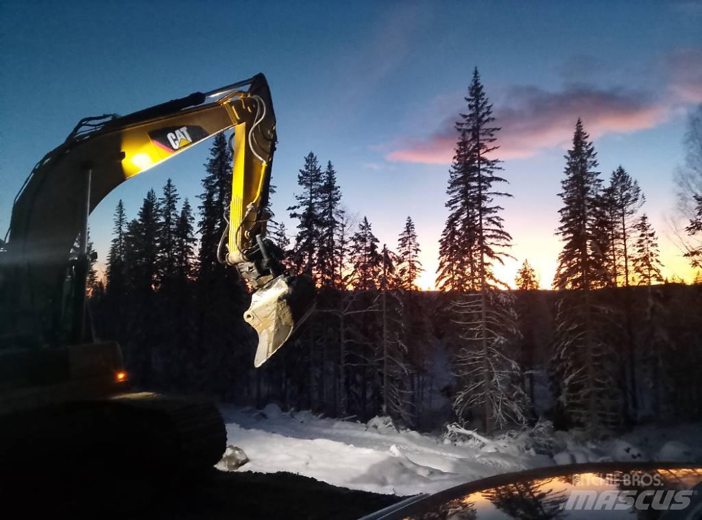 CAT 320 Koparki gąsienicowe