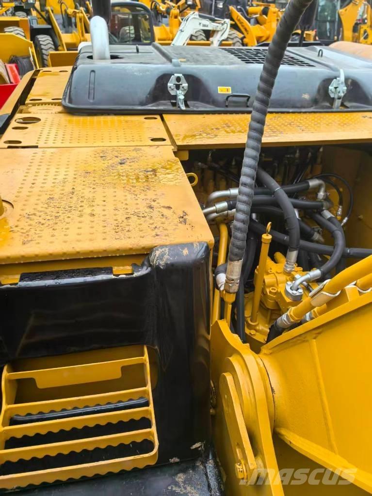 CAT 320D2 Koparki gąsienicowe