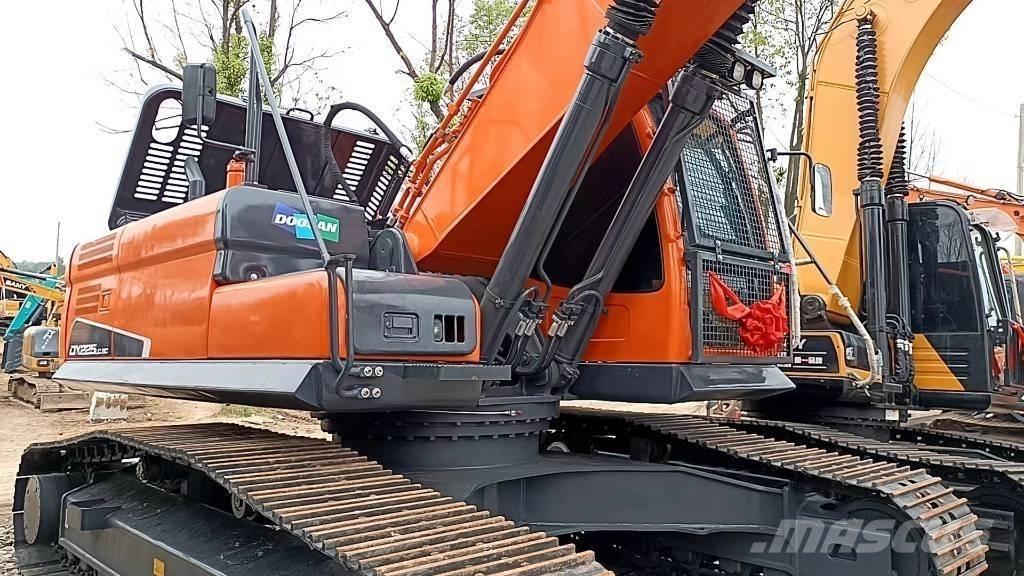 Doosan DX 225 LC Koparki gąsienicowe