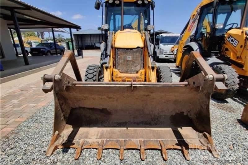 JCB 3CX 4X4 TLB Koparko-ładowarki