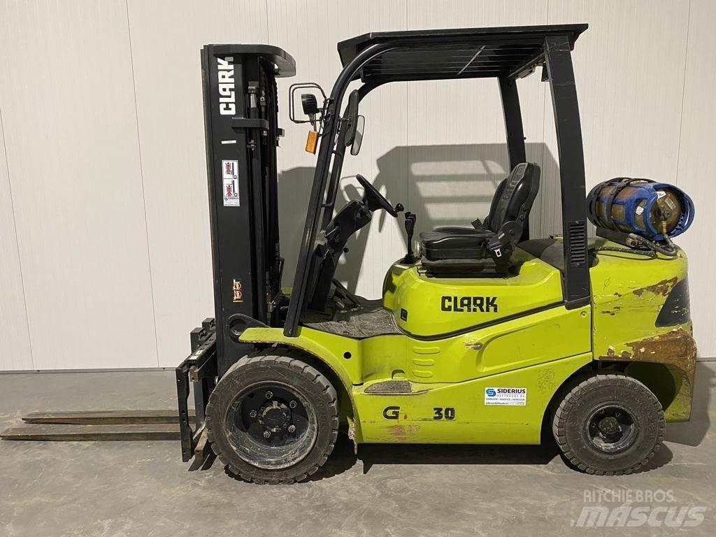 Clark GTS30 Wózki LPG