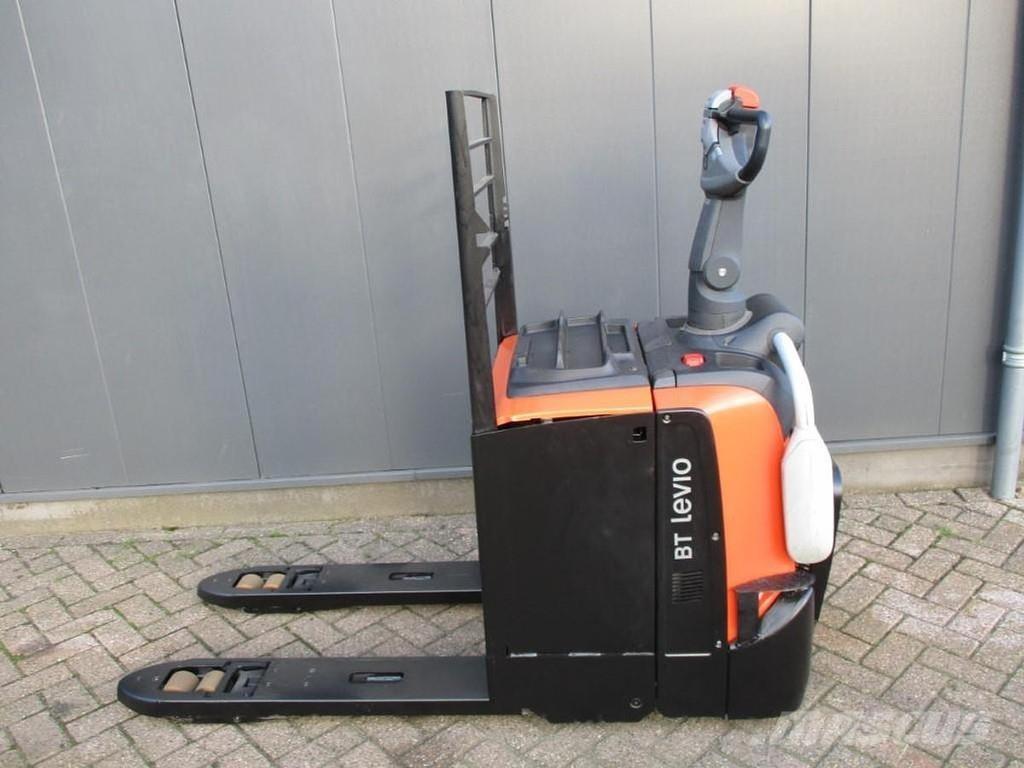 Toyota LPE250 Wózki widłowe unoszące z platformą dla operatora