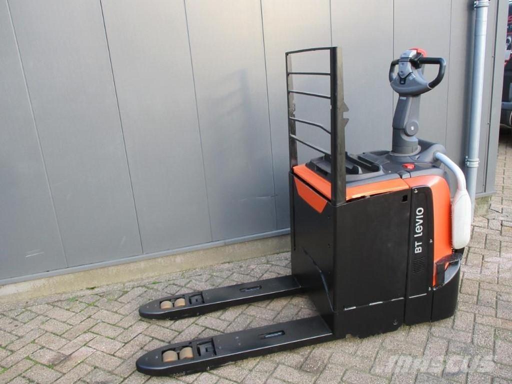 Toyota LPE250 Wózki widłowe unoszące z platformą dla operatora