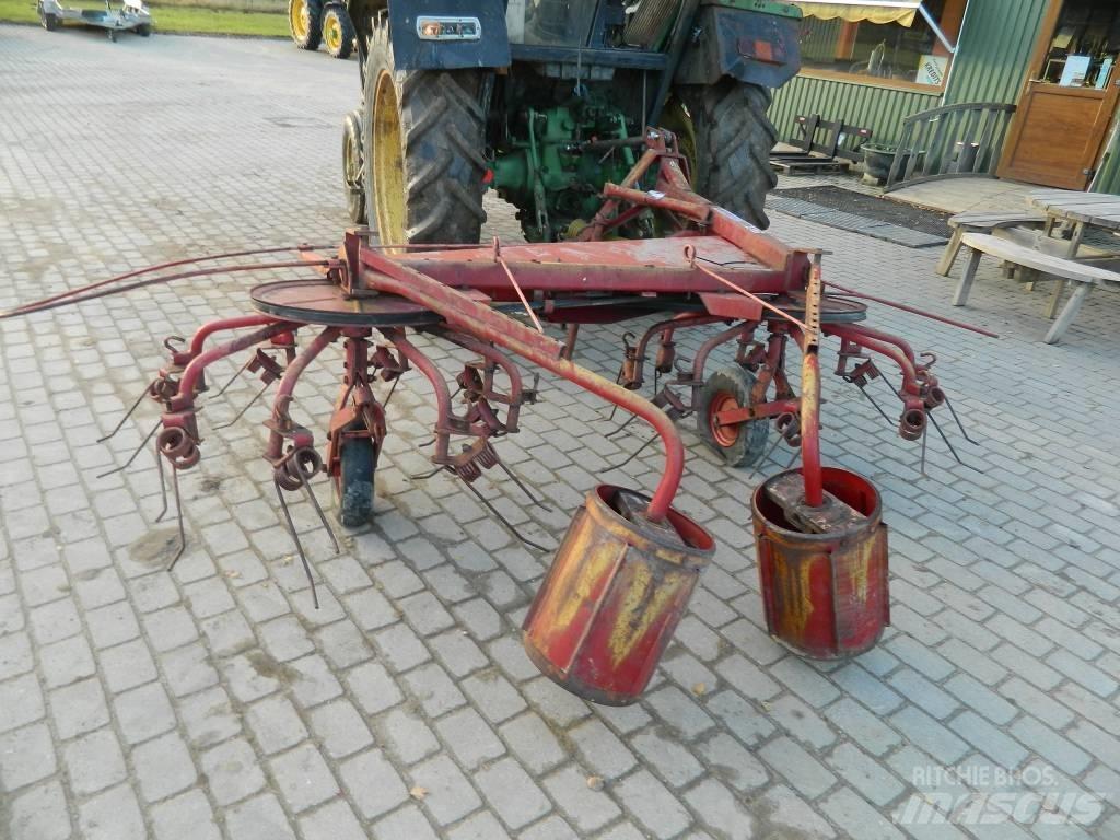 JF CR 320 Zgrabiarki i przetrząsacze
