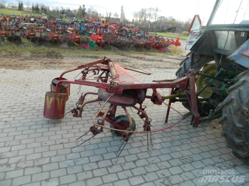 JF CR 320 Zgrabiarki i przetrząsacze