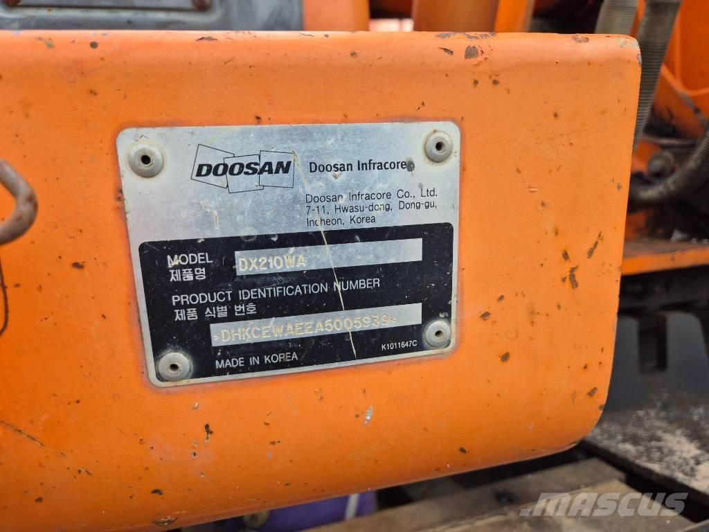 Doosan DX210WA Koparki kołowe