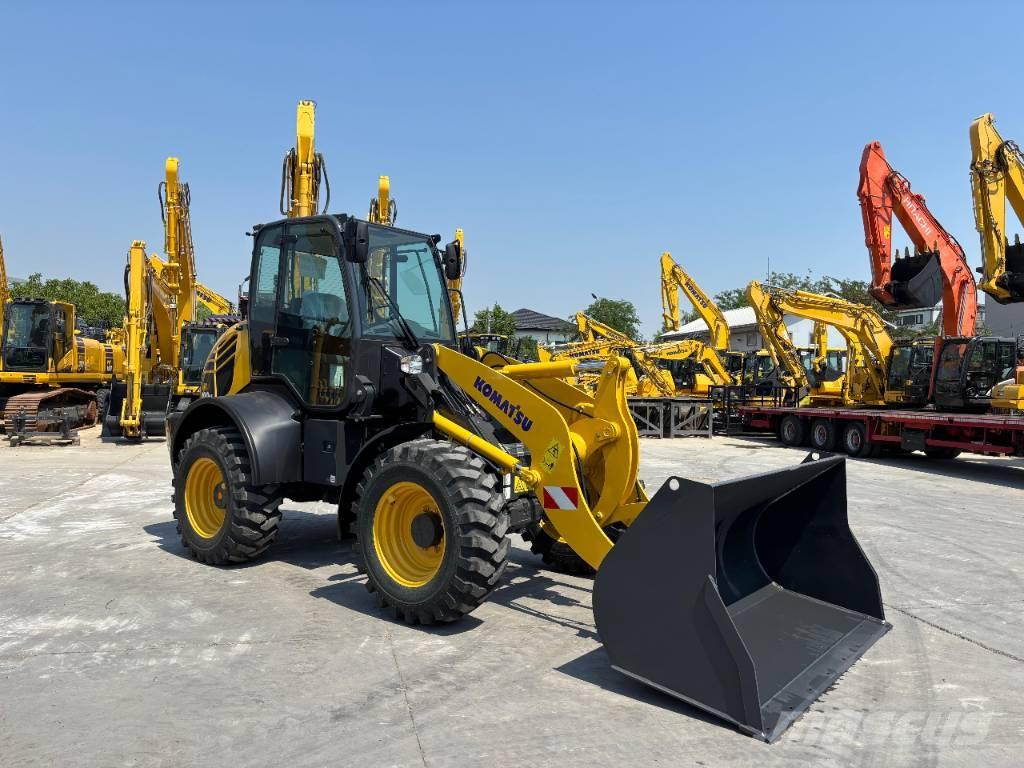 Komatsu WA 100 M-8 Miniładowarki