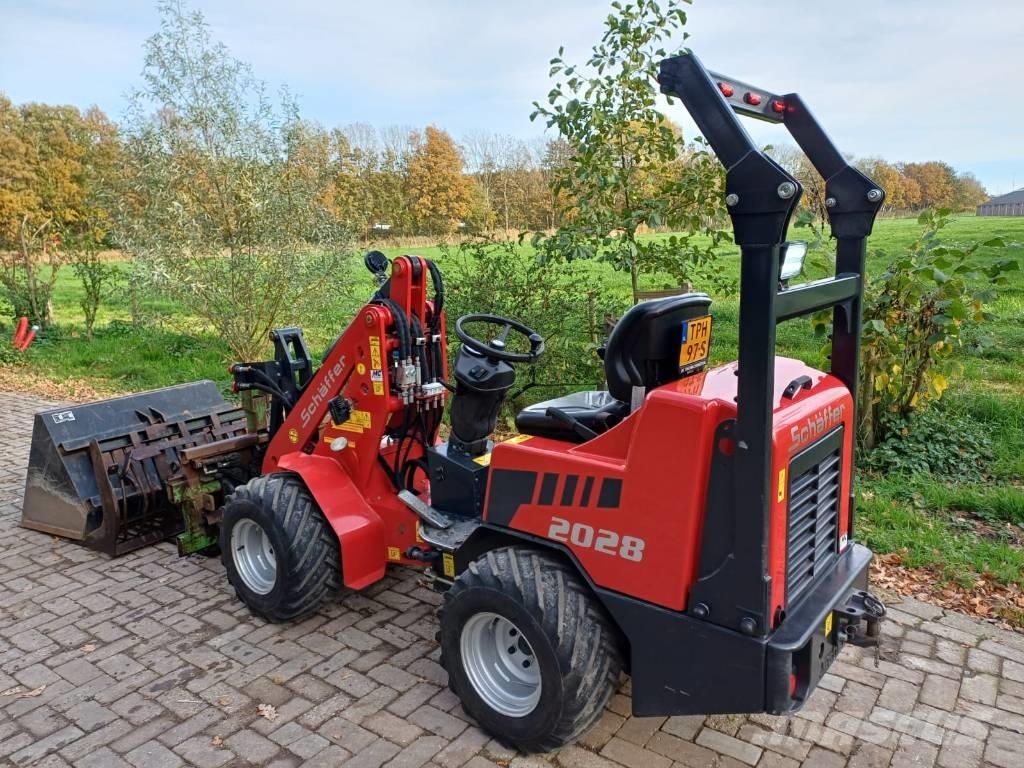 Schäffer 2028 Ładowarki wielofunkcyjne