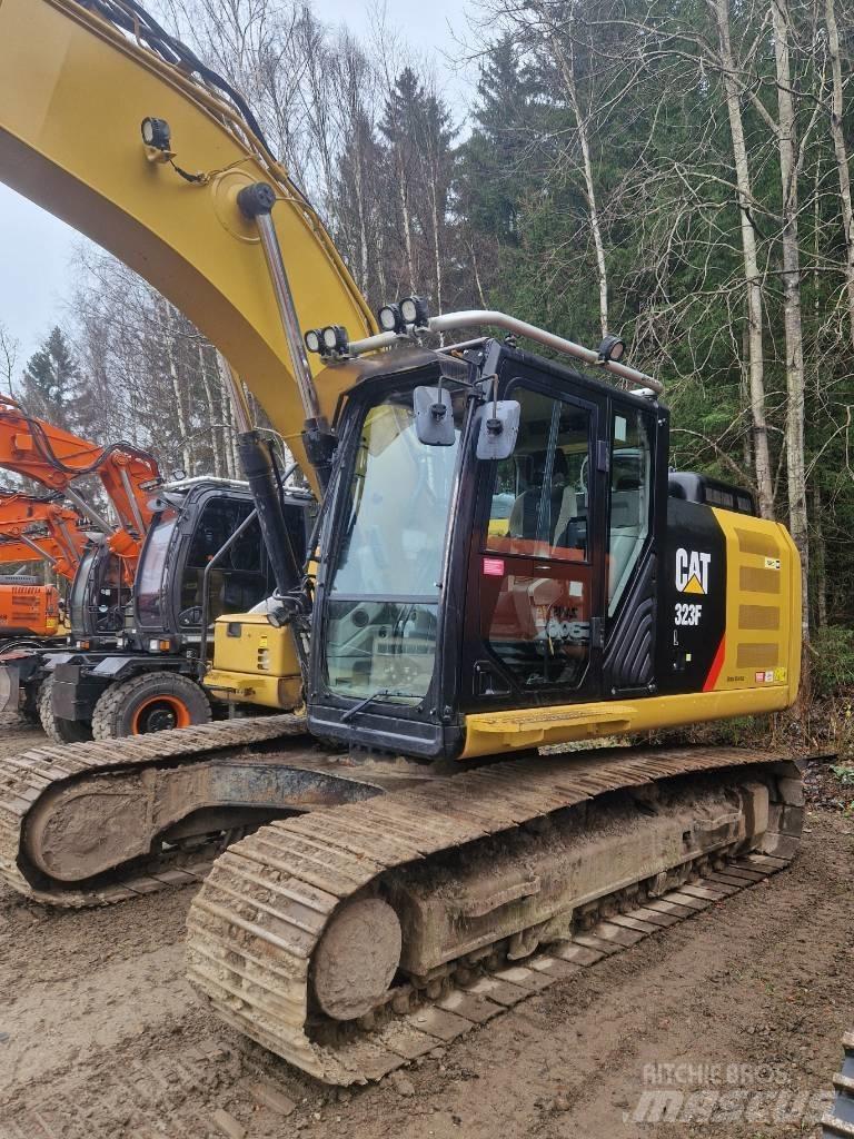 CAT 323 F L Koparki gąsienicowe