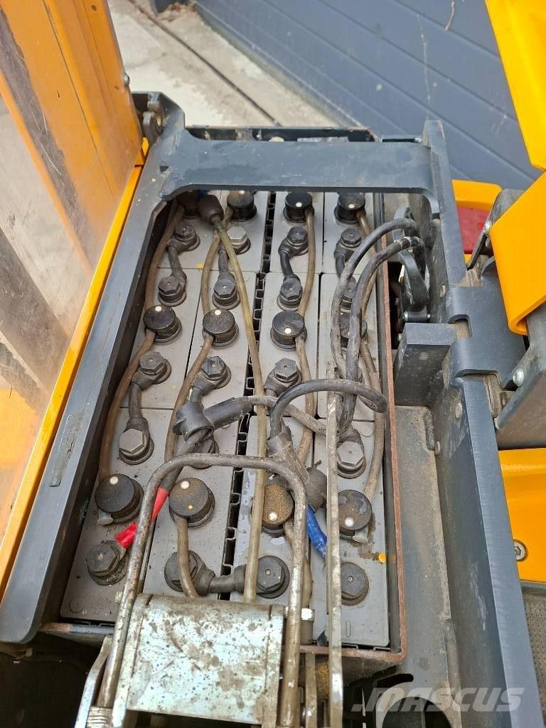 Jungheinrich EJD 220 Wózki widłowe unoszące z dyszlem