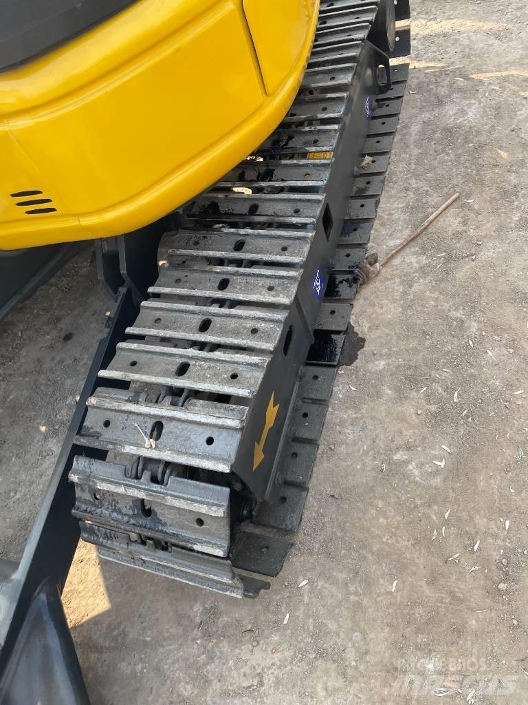Komatsu PC 35 Minikoparki