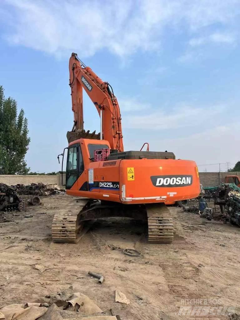 Doosan DH 225 LC-9 Koparki gąsienicowe
