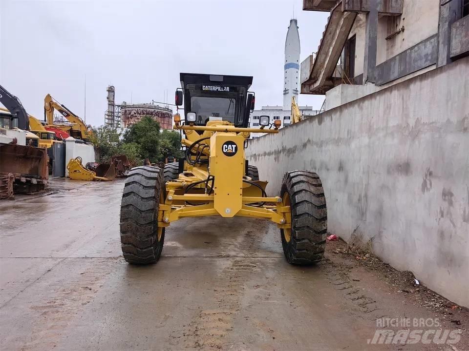 CAT 140H Równiarki