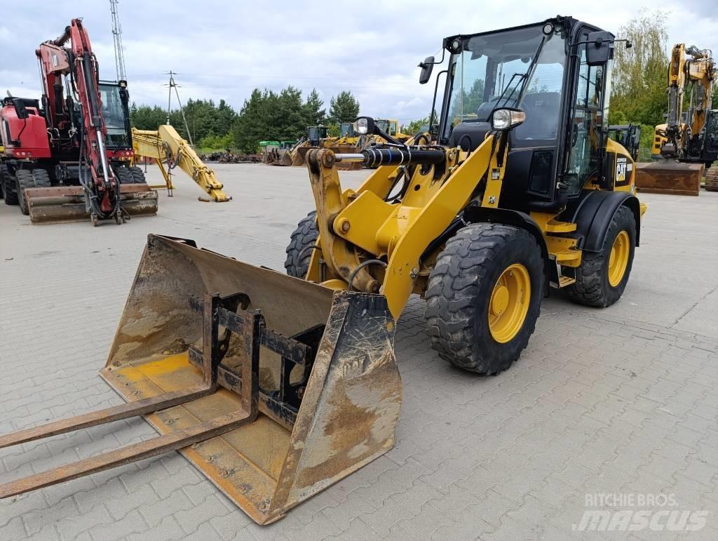 CAT 908M Ładowarki kołowe