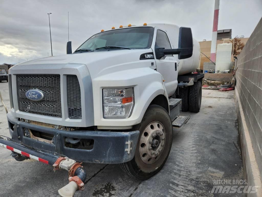 Ford F 650 Polewaczki