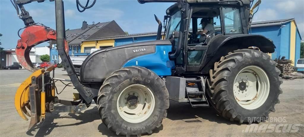 Valtra T130 Ciągniki rolnicze