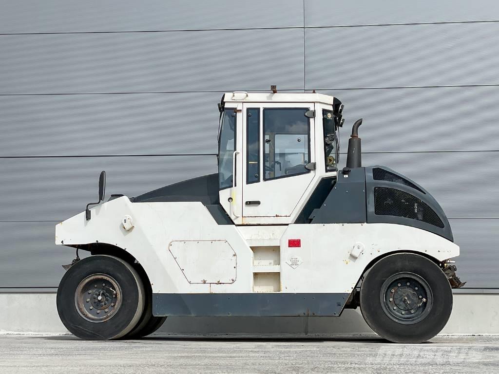 Bomag BW 24 RH Walce ogumione