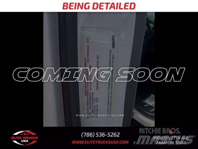 Freightliner M106 Inne