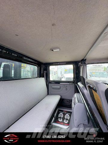 Hino 195 Samochody ciężarowe ze skrzynią zamkniętą