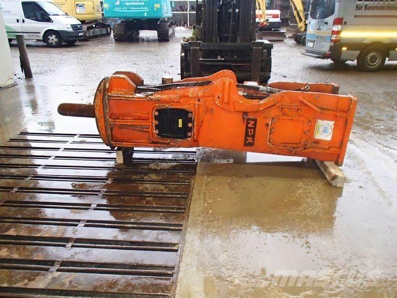 NPK E-225 A Młoty hydrauliczne