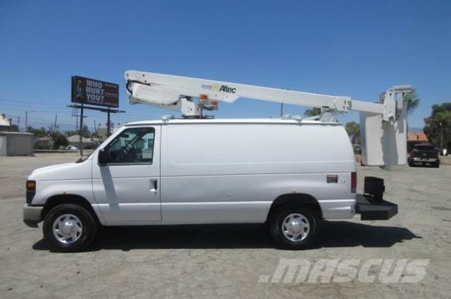 Ford E350 Samochody ratownicze pomocy drogowej