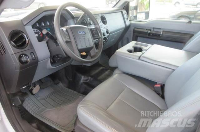 Ford F250 Samochody ratownicze pomocy drogowej