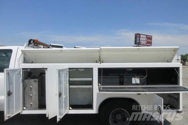 Ford F350 Samochody ratownicze pomocy drogowej