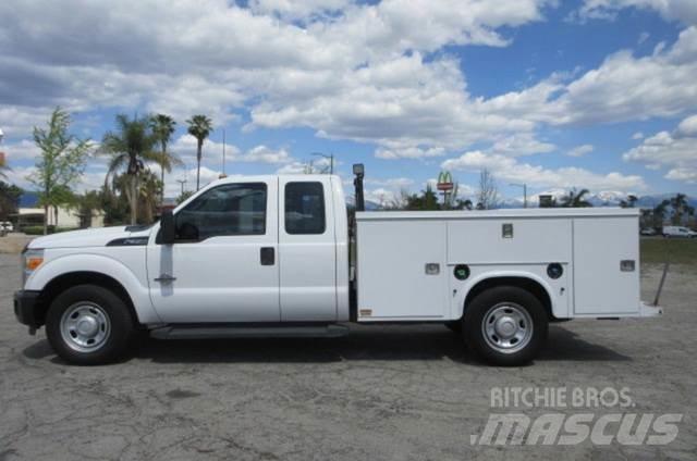 Ford F350 Samochody ratownicze pomocy drogowej