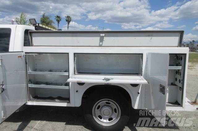 Ford F350 Samochody ratownicze pomocy drogowej