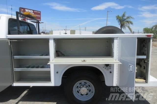Ford F350 Samochody ratownicze pomocy drogowej