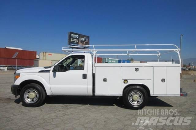 Ford F350 Samochody ratownicze pomocy drogowej