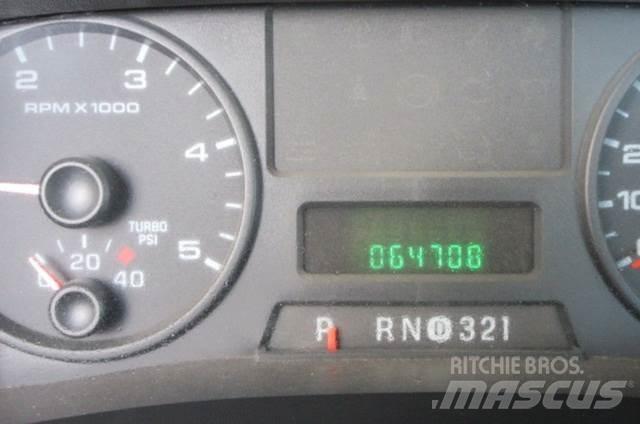 Ford F350 Samochody ratownicze pomocy drogowej